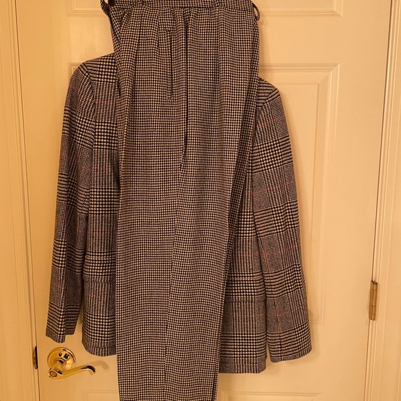 Ralph Lauren women wool blazer suit,size 4 . Pant size is 4P - Picture 5 of 5